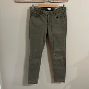 Sonoma skinny leg pants, light olive/Hunter Green, size 10
